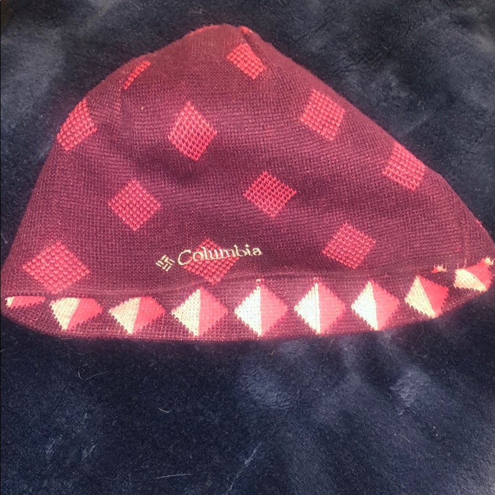 4/$15 Unisex Columbia Reversible Beanie